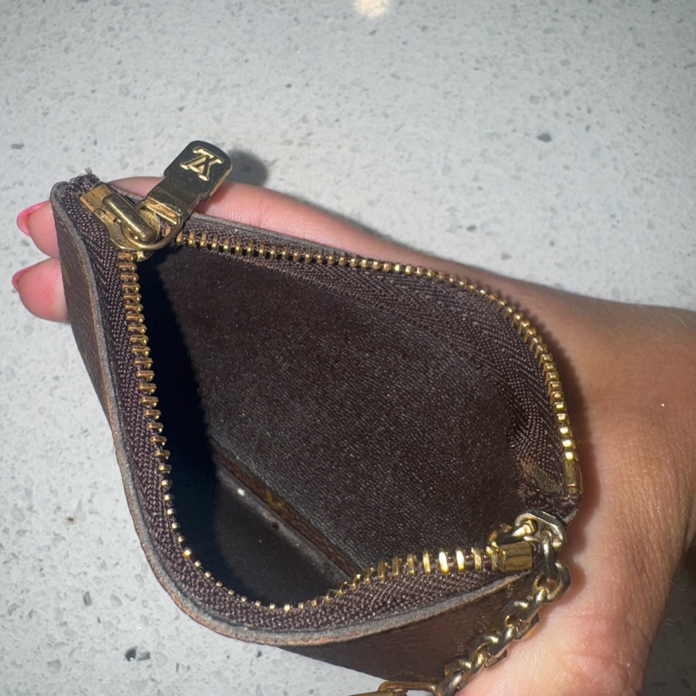 Louis Vuitton LV Monogram Key Pouch / Clés – Authentic – Replaced Chain - Picture 13 of 13